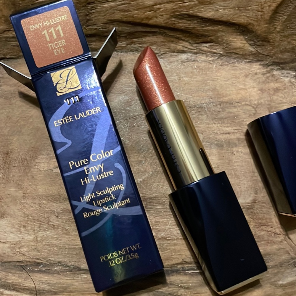 Estée Lauder pure color envy lipstick